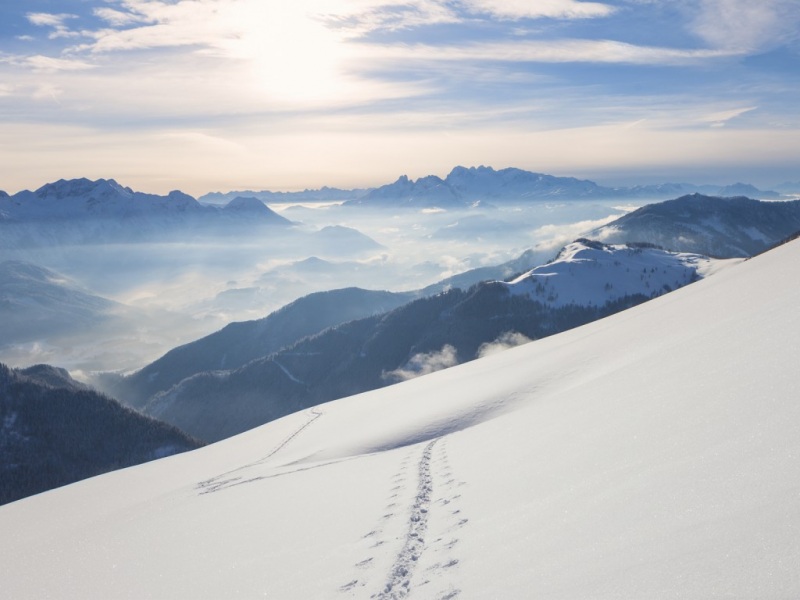 Windows10自带雪山山峦高清壁纸分享