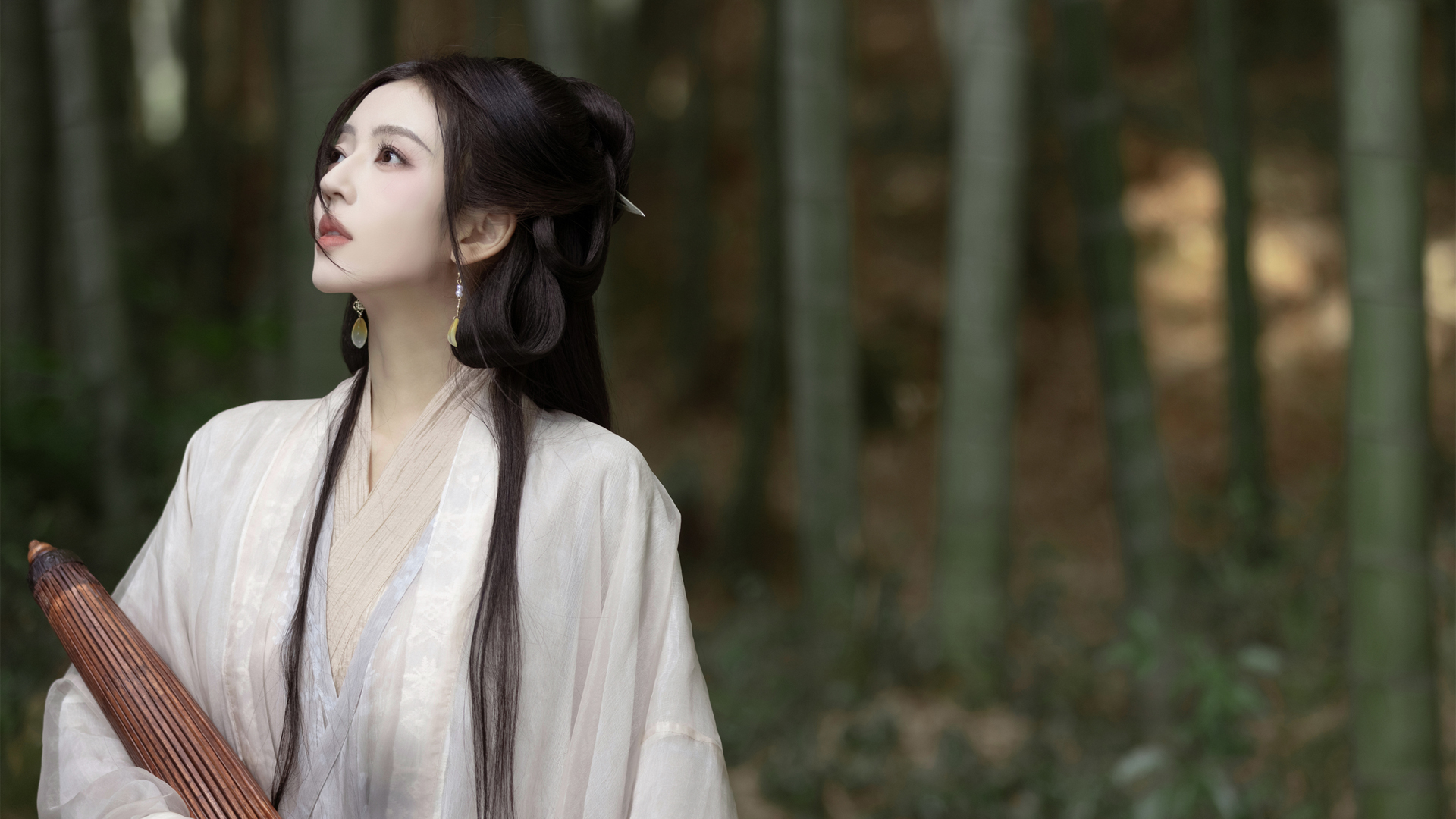 竹林古风造型何瑞贤高清电脑壁纸分享