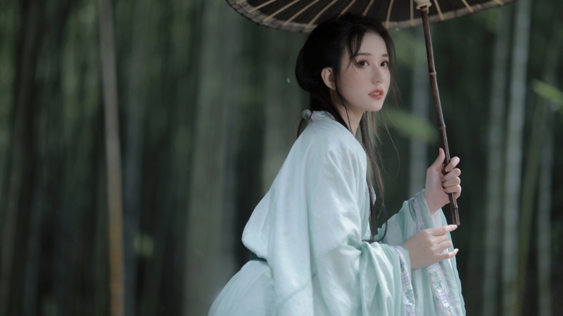 仙气飘飘的古装油纸伞美女壁纸 高清免费下载