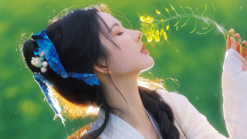 闭眼氛围感拉满！刘些宁清新唯美电脑桌面壁纸分享