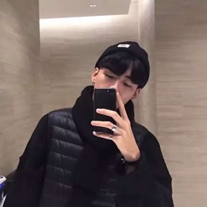 手机控情侣头像一对两张 高清霸气款来了！共18张拿手机情侣头像