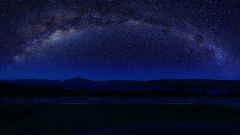 苏格兰高地深夜银河星空 这款电脑壁纸太绝了