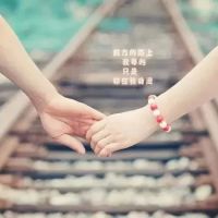 30张超甜情侣牵手头像合集 氛围感拉满的唯美手牵手情头