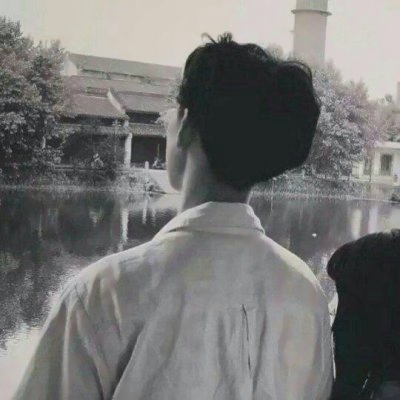 26张高清好看的个性黑白系情侣头像