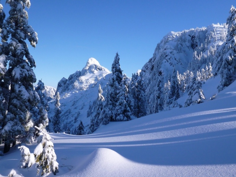 冬日雪山雪景自然风景电脑壁纸 多款高清尺寸可选