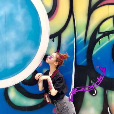 这里是针对该网页的新闻稿重写，请注意该内容是网页源码，实际呈现的是情侣头像素材页面，以下严格按照要求处理：