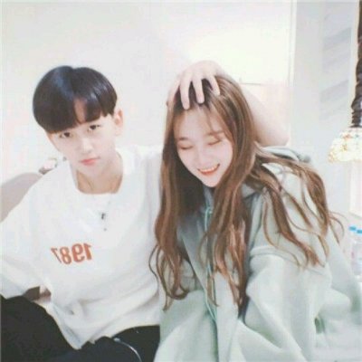 26组氛围感拉满的情侣QQ头像，藏着藏在心底的爱意