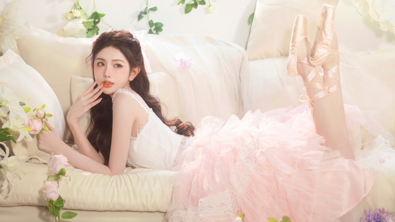 居家花园氛围感美女粉色裙壁纸合集