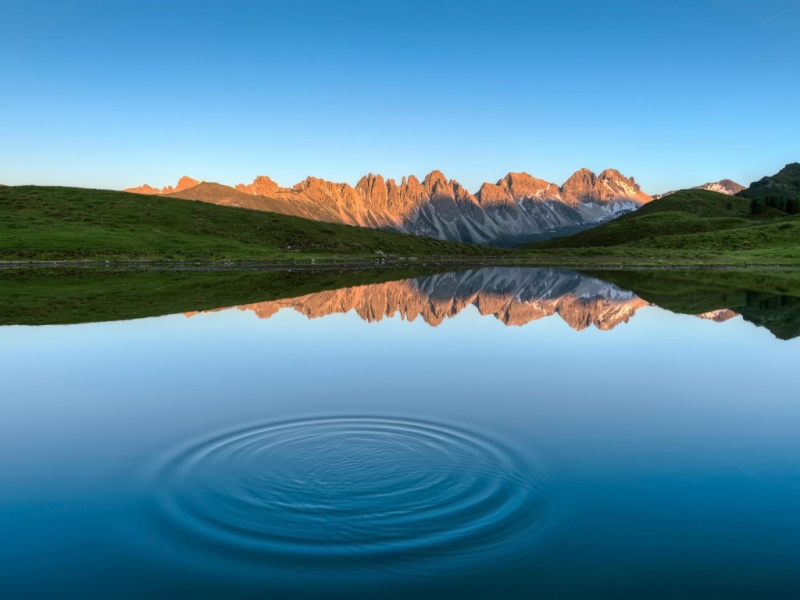 蒂罗尔湖山风景电脑动漫壁纸来了 多款分辨率可选