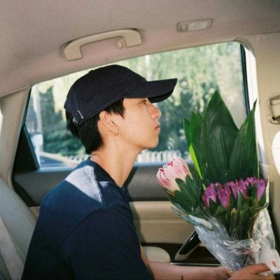 18张高清意境款！一男一女分开的情侣头像合集