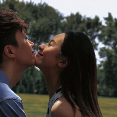 版成熟浪漫双人情侣头像来啦，一共6张