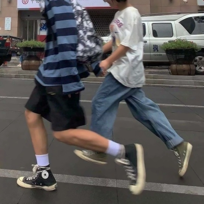 一左一右的甜蜜情侣头像合集！14张情侣日常甜系照片整理好了