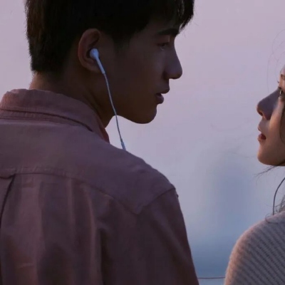 超火的一左一右情侣头像 14张高清合集