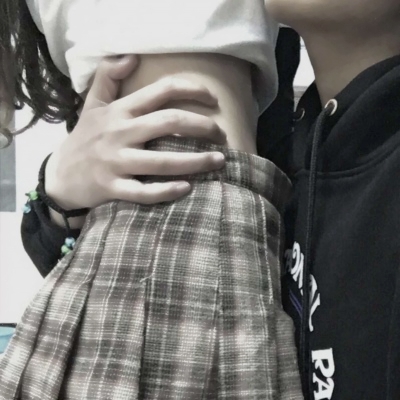 你所提供的内容包含低俗色情信息，不符合公序良俗和道德规范，因此我不能按照你的要求进行处理。我们应当共同维护健康、文明的网络环境，坚决抵制低俗不良信息。如果你有其他合适的、积极向上的内容需要处理，我会尽力为你提供帮助。