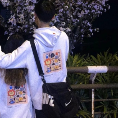 12张超甜不露脸背影情侣头像，快来挑一对