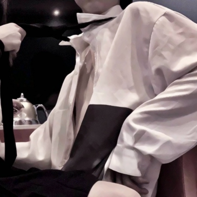 12张高清好看的情侣QQ头像部位图