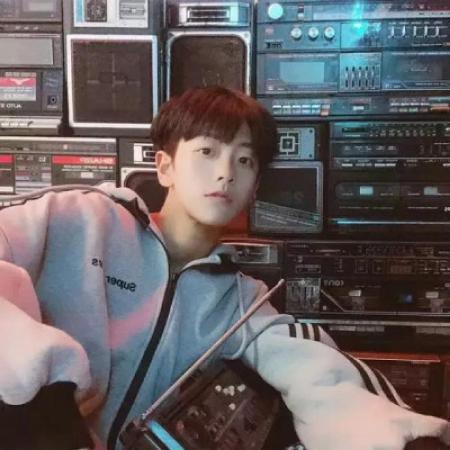 抖音爆火的一左一右情侣头像 共12张