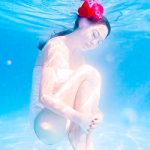 超火的单人版一男一女情侣头像 12张高清合集