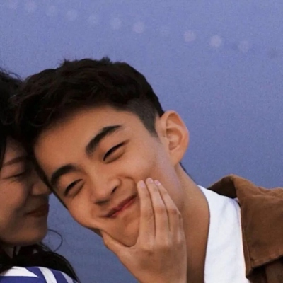 版成熟浪漫双人情侣头像来啦，一共6张