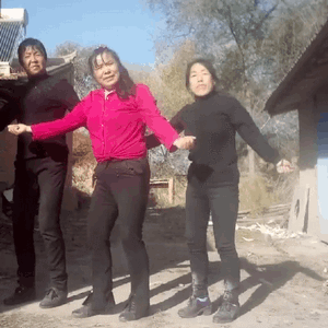 霍云龙和阿红老师现场尬舞 专属表情包上线啦