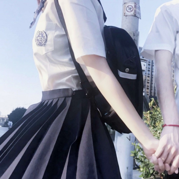 校园风校服情侣头像！衬衫领带不露脸高清图共18张
