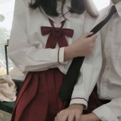 不露脸也能撒糖！16张个性身体部位情侣半身头像合集