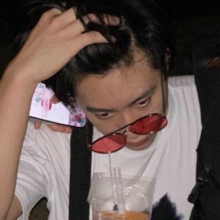 真人版一左一右情侣头像 共16张高清图