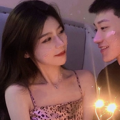 16张真人高颜值超甜情侣头像来了