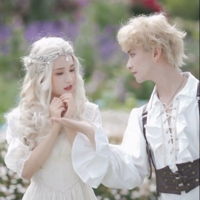 白色仙气真人情侣头像一对 两张合集