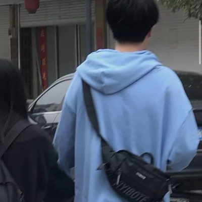 12张超甜不露脸背影情侣头像，快来挑一对