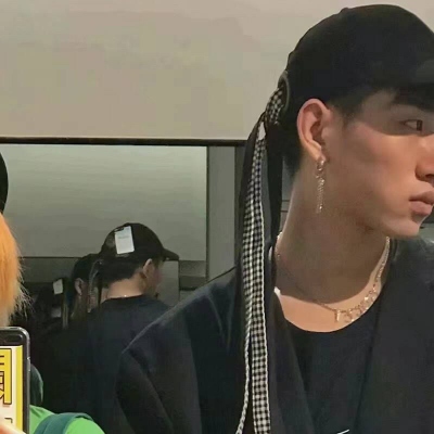 超火真人情侣头像 高清无水印共16张