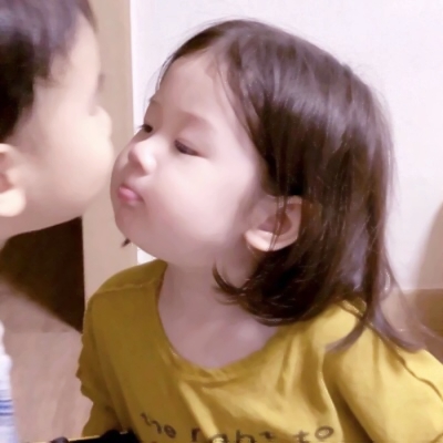 20组可爱萌娃QQ情侣头像 两张分开高清图