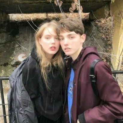 超酷！16张高清欧美范霸气情侣头像 一人一半超有氛围感