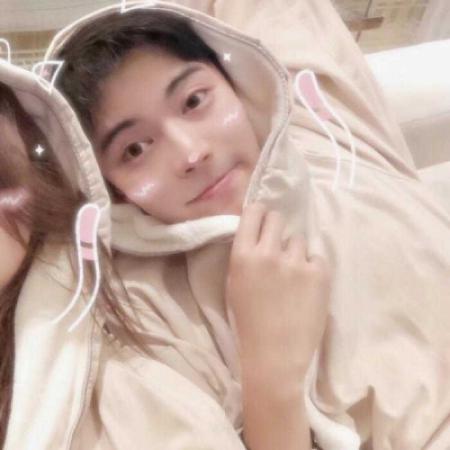 真人版一左一右情侣头像 共16张高清图