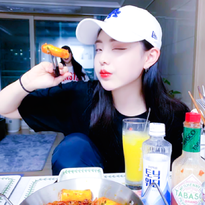 新款单人情侣头像！一男一女分开款高清图共12张