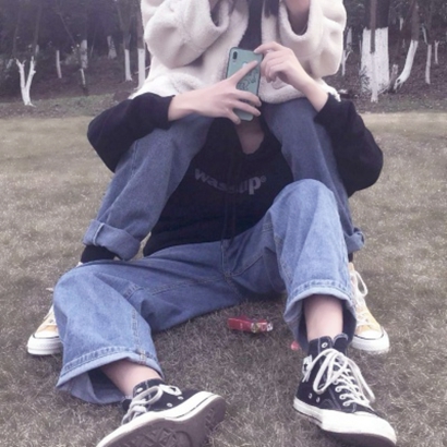 一对两张真人版QQ个性情头 高清好看的22张情侣头像分享