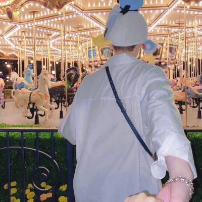 13张单人版高级感情侣头像 氛围感拉满