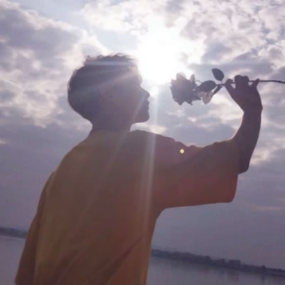 新版QQ情侣头像来啦！36张高清热门款一次看够