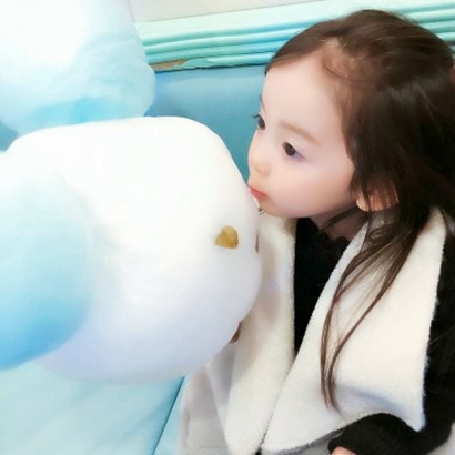 超萌小孩情侣头像来啦！12张高清可爱萌娃情头直接抱走