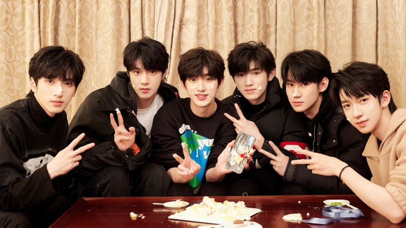 时代少年团全员高清合照壁纸分享