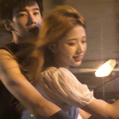 ins上超火的高甜真人情侣头像 稀有款共8张