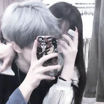 22张高清不露脸双人情侣头像 半身控专属情头来了