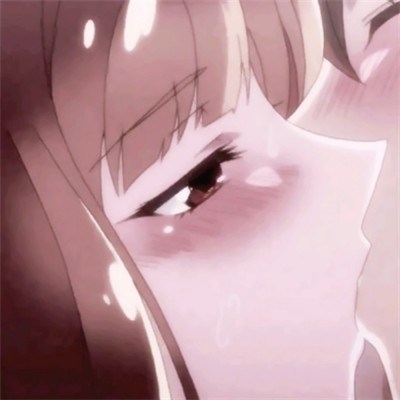 超甜动漫亲亲情头 24张高清恩爱情侣头像合集