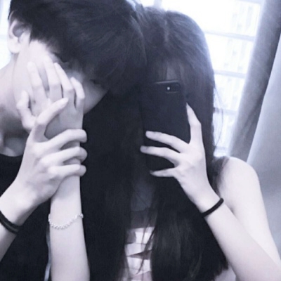 22张高清不露脸双人情侣头像 半身控专属情头来了