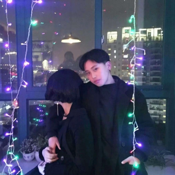 14张高清浪漫真人情侣头像 甜蜜氛围感拉满