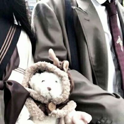 不露脸也甜！28张新潮部位双人情侣头像高清图