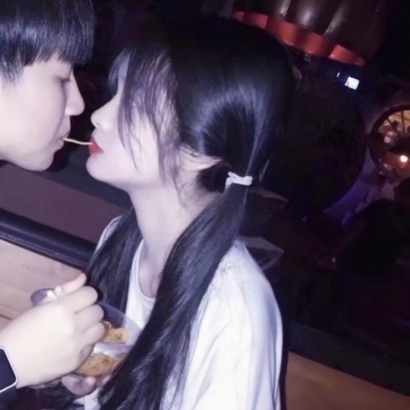 一对两张的单纯情侣头像 带你感受干净的爱情