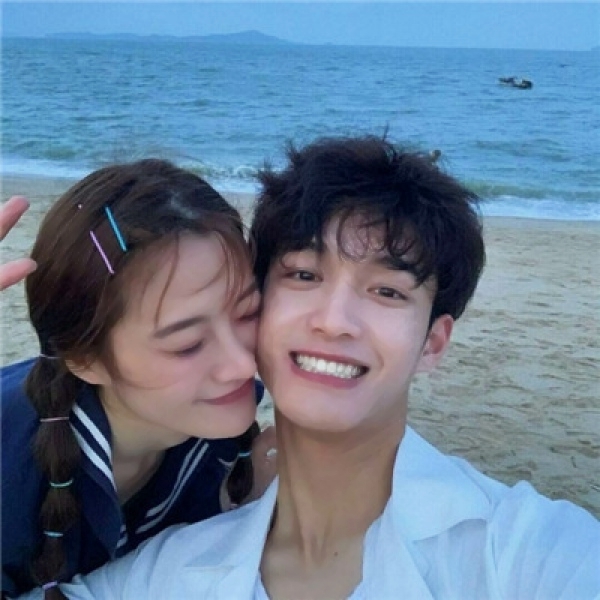 12张超甜真人情侣头像！微信用刚好的高清双人款