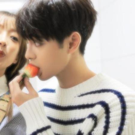 抖音热门真人情侣头像合集 共12张