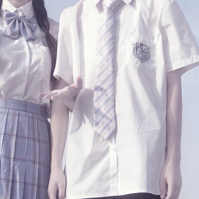 不露脸的制服情侣头像合集 26张半身情侣装款